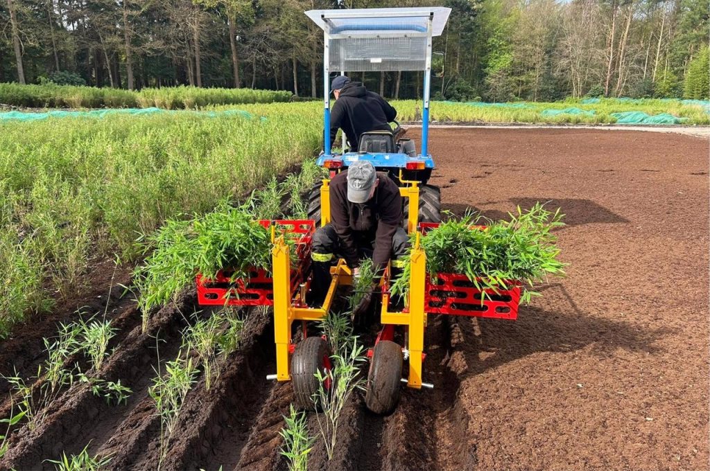 Compact plant machine, the PL-10 - Damcon tree nursery equipment