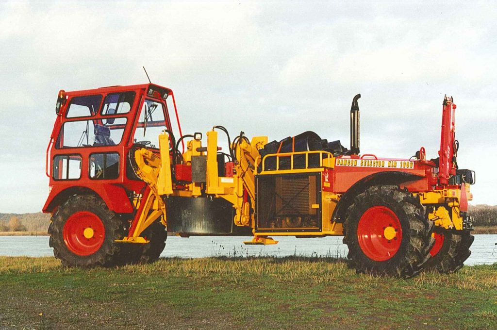 Tree spade self propelled - Damcon tree nursery equipment