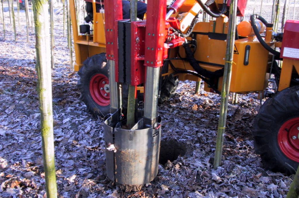 Tree spade self propelled - Damcon tree nursery equipment