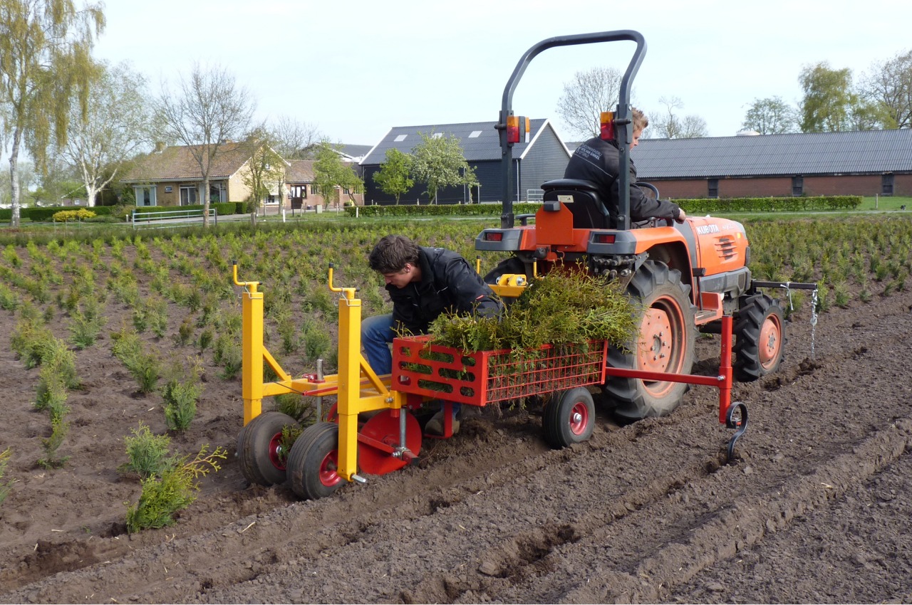 Compact plant machine, the PL-10 - Damcon tree nursery equipment