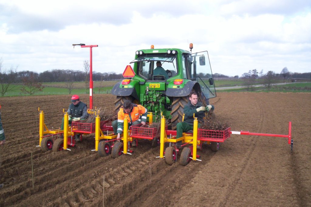 Compact plant machine, the PL-10 - Damcon tree nursery equipment
