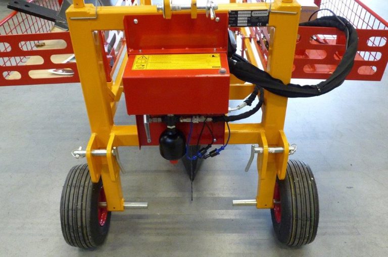 Compact plant machine, the PL-10 - Damcon tree nursery equipment