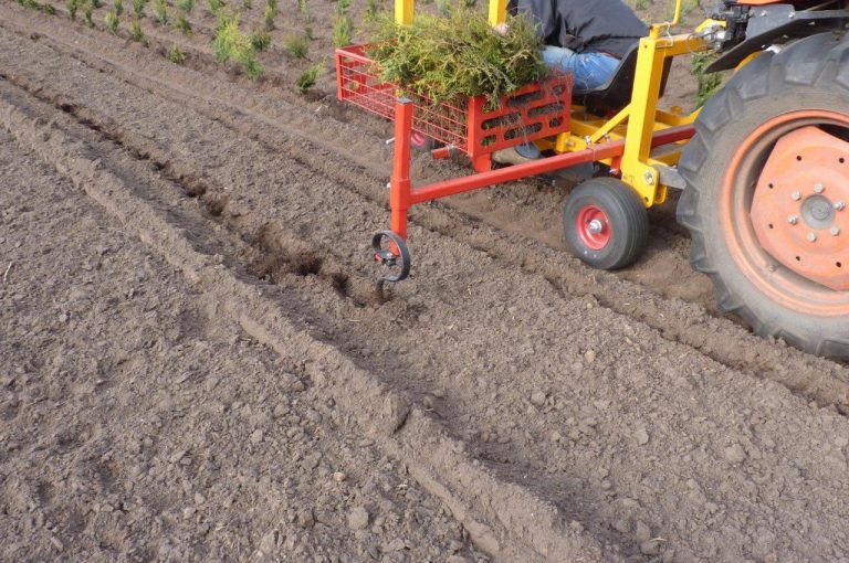 Compact plant machine, the PL-10 - Damcon tree nursery equipment