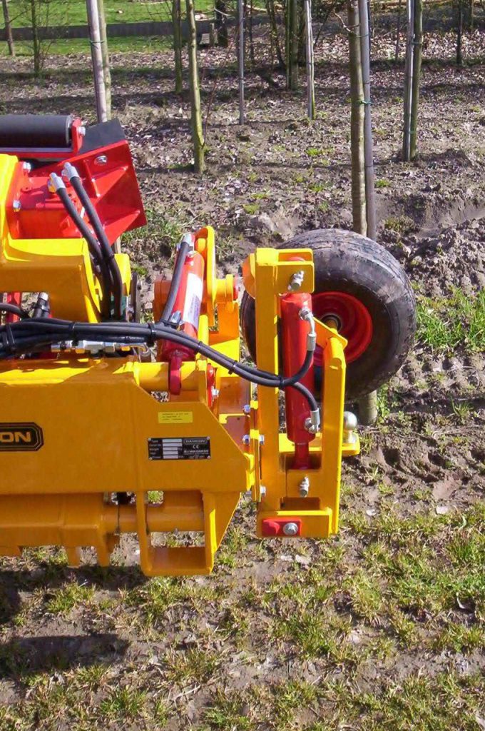 Damcon Select series tree lifting machines - Damcon tree nursery equipment