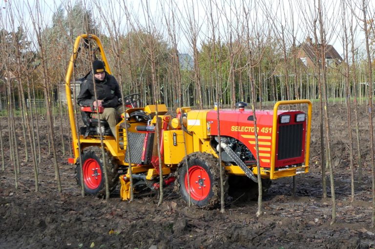 Tree lifting machines - News - Damcon tree nursery equipment