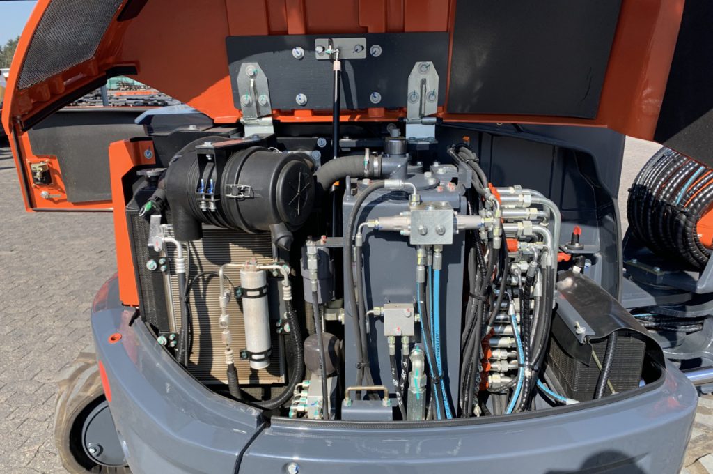 Engine compartment - Atlas mini excavator AC 60UF