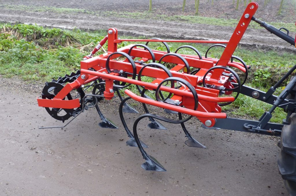 C8V with torsion weeders