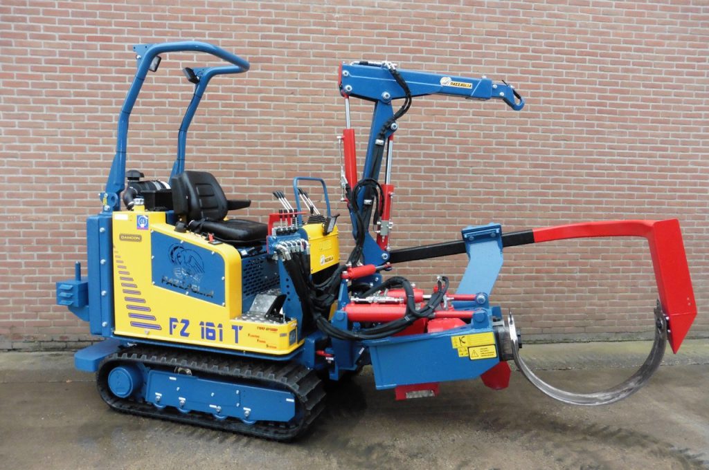 Pazzaglia FZ-161 T root balling machine with crane