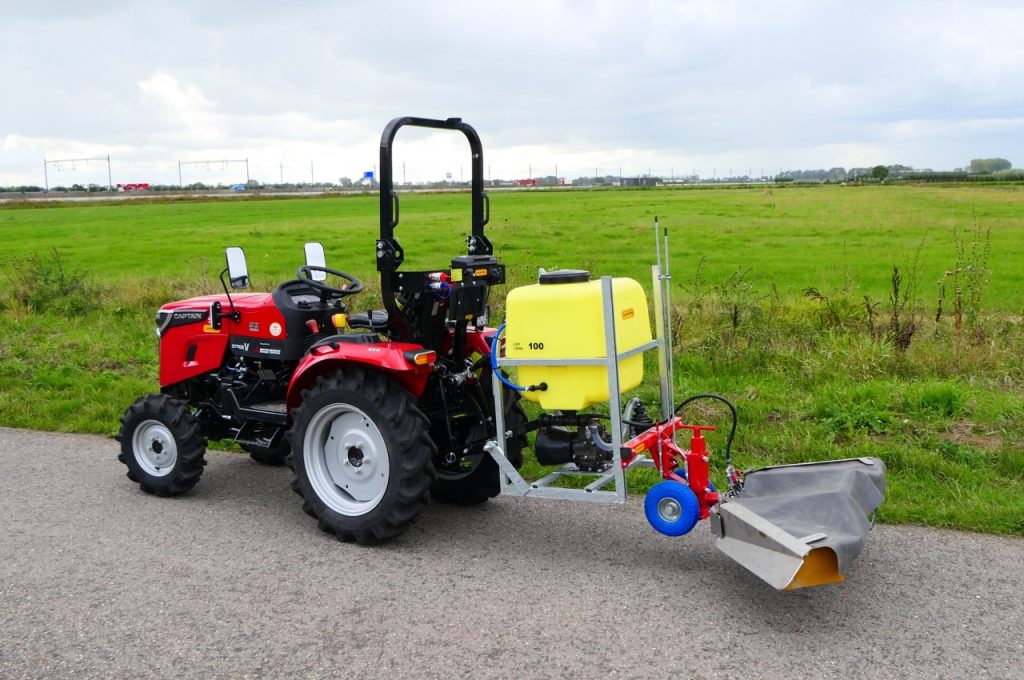 Flexible cap on Amas sprayer