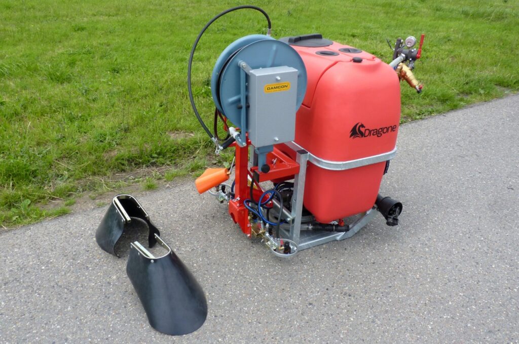 GR-300 weed sprayer with hose reel and weed spray bar