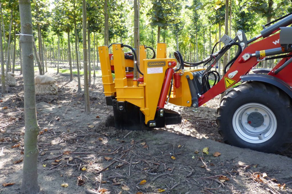 KLR-700 tree spade mounted on Weidemann 1380