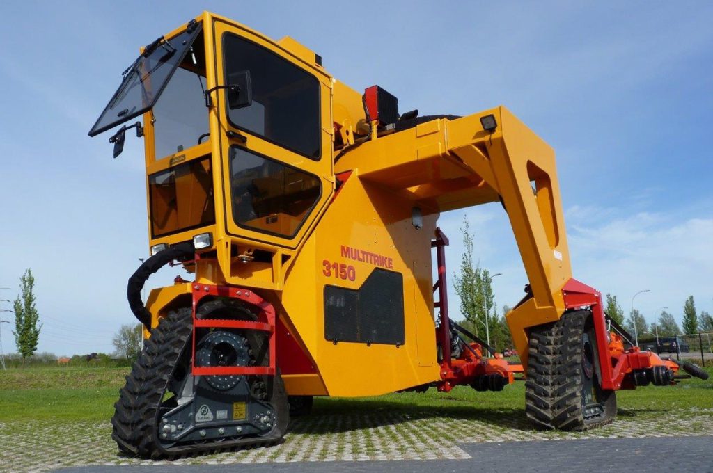 HWD-3150 Multitrike high clearance tractor for blueberries