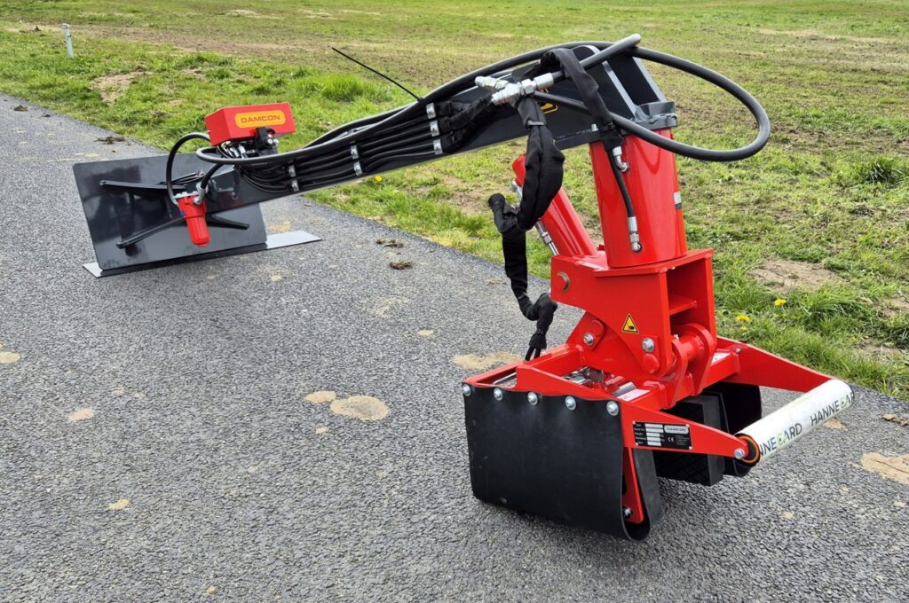 Hydraulic tree loading clamp (HBK) on loading jib with rotator and quick coupler for Norcar