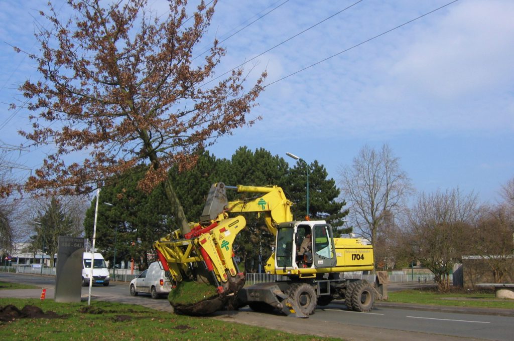 KLR-2500 2M tree transplanter