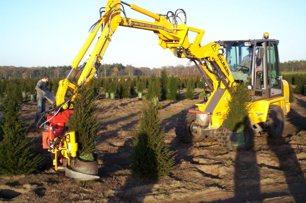 KLR-300 M tree spade on Ahlmann loader