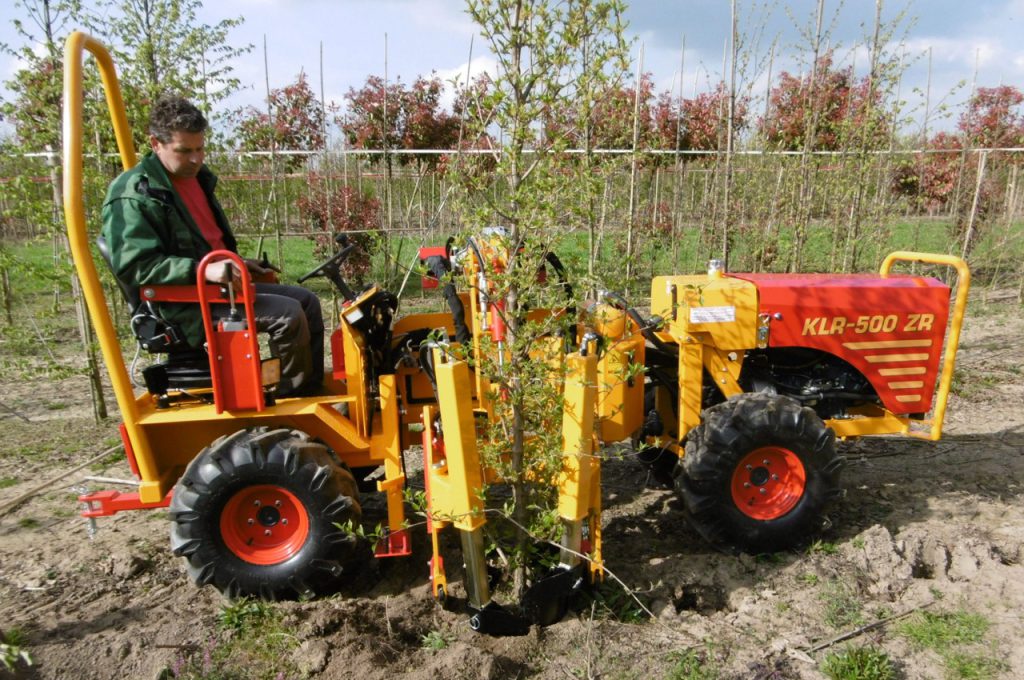 KLR-500 tree spade ZR during work