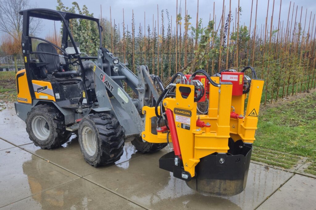 KLR-650 ST on Giant G2200 HD