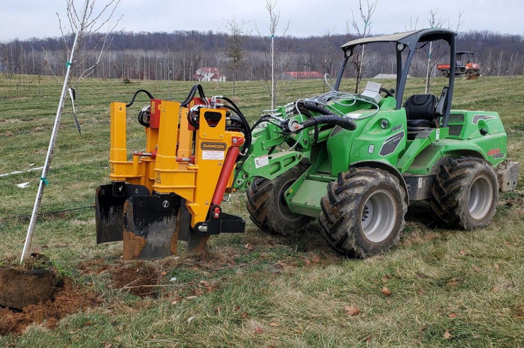 KLR-650 tree spade on Avant 860