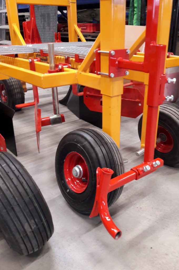 Laying irrigation hose