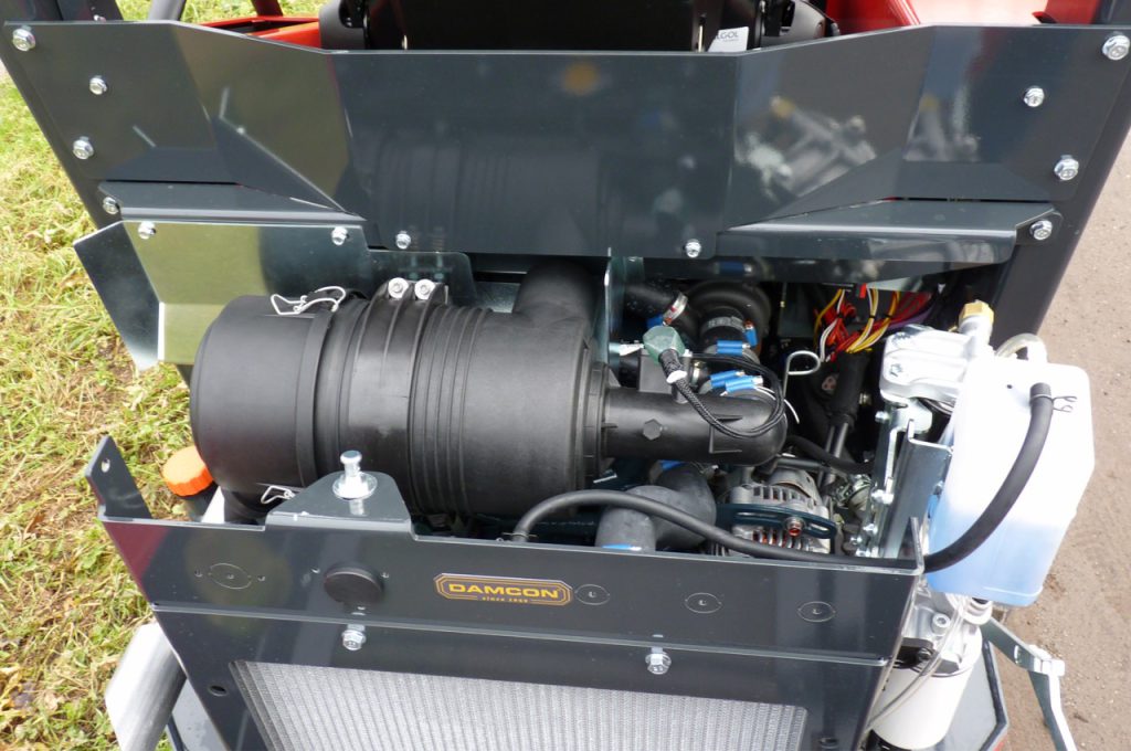 engine compartment - Norcar A7750 articulated loader