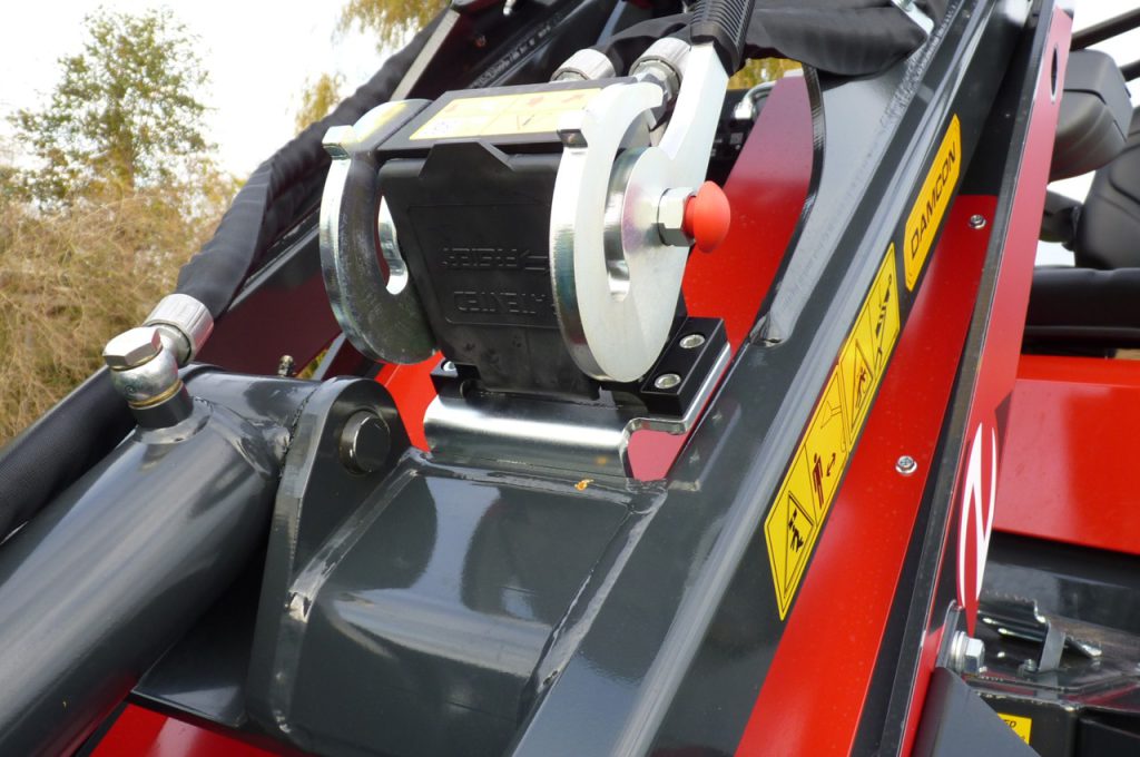 MultiFaster quick release system - Norcar A755XC articulated loader