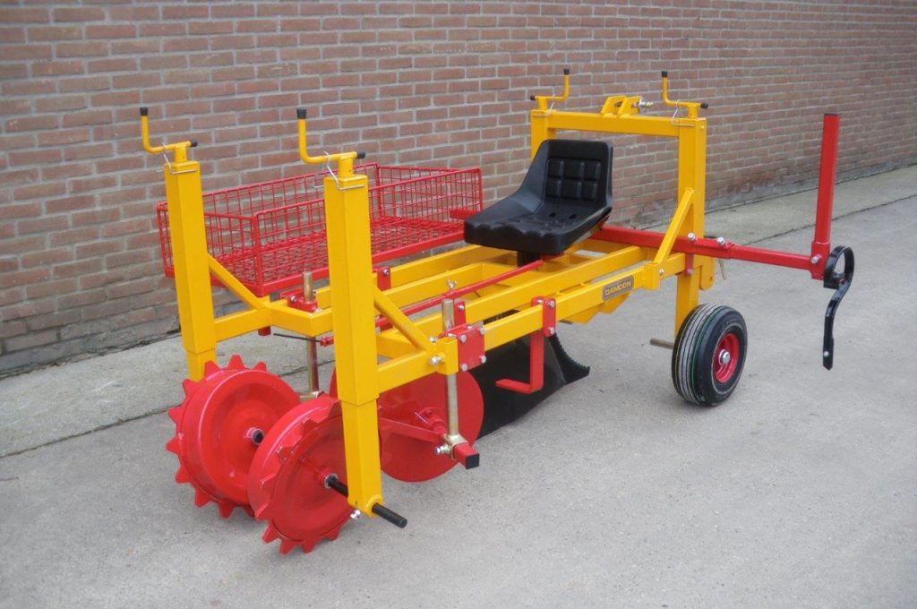 PL-10 tree planting machine steel pressure wheels