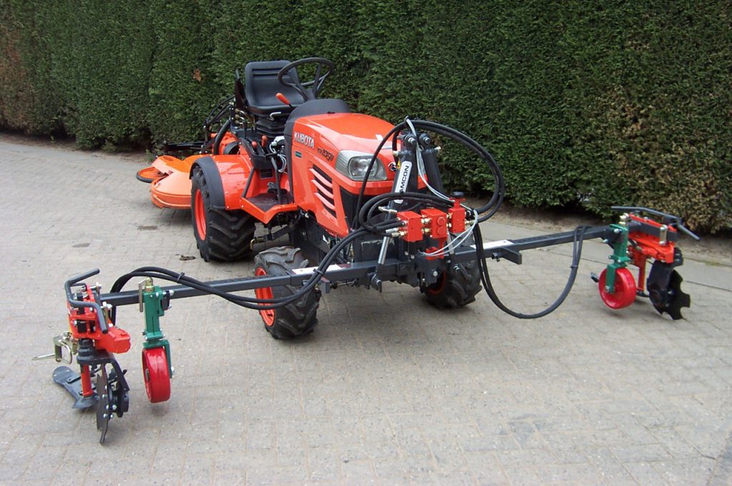 Radius All-around weeder in front of Kubota