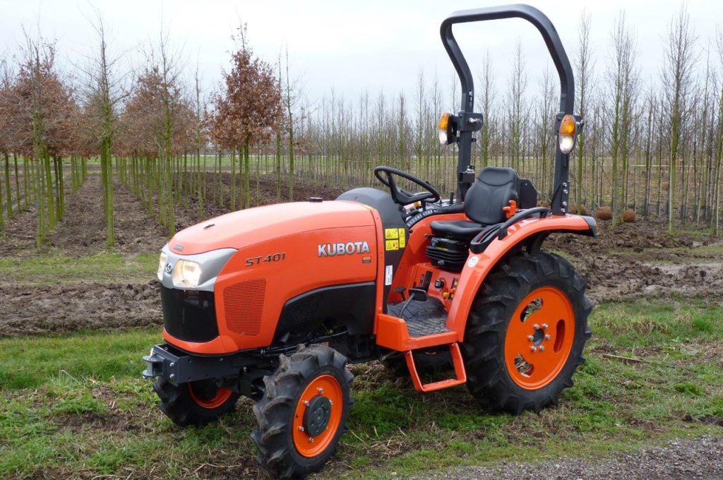Kubota ST-401 compact tractor narrowed to 110 cm