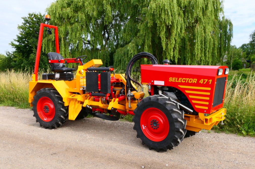 Selector-471 tree lifting machine