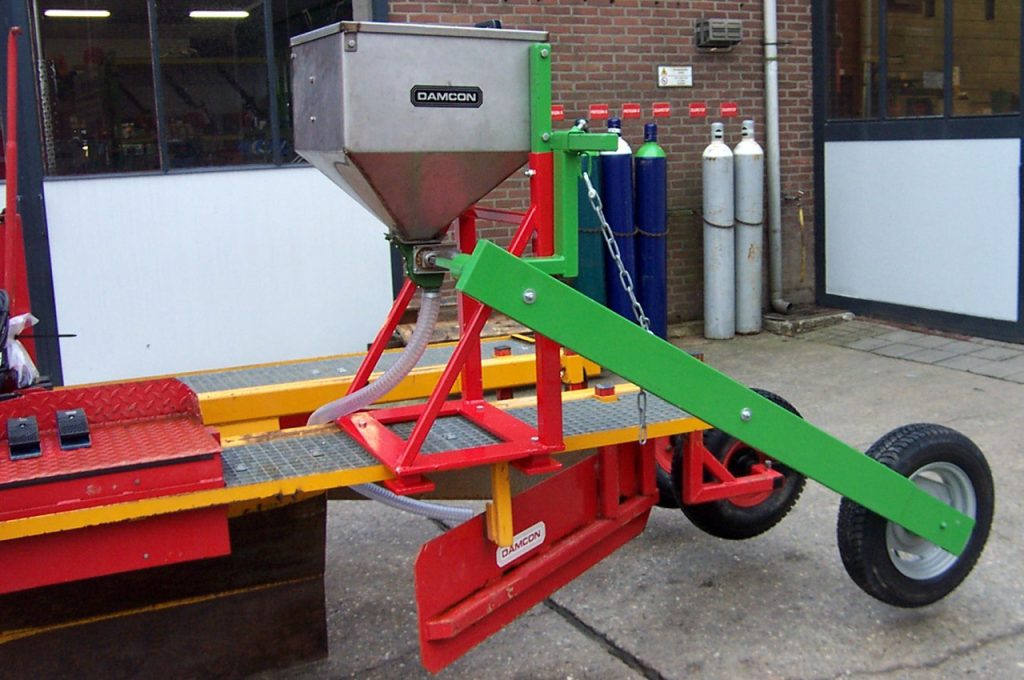 Fertilizer for the PL-40 plant machine