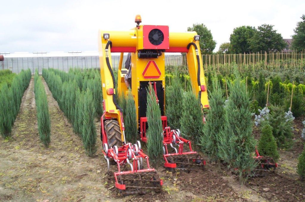 Cultivator 3 rows - Multitrike high clearance tractor for shrubs and conifers