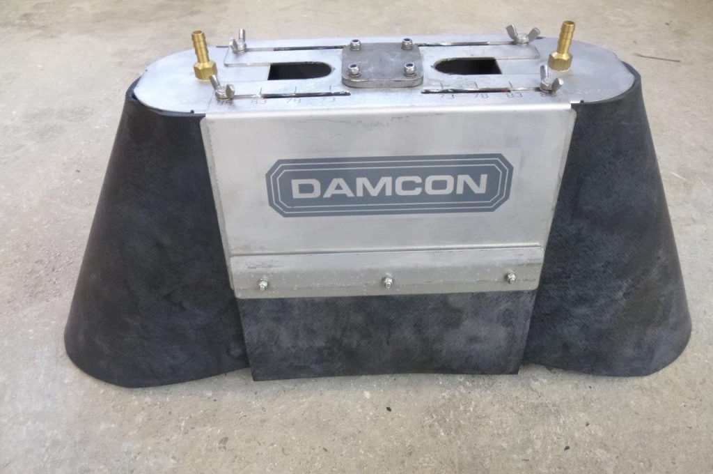 Extra narrow stainless steel cap in width adjustable