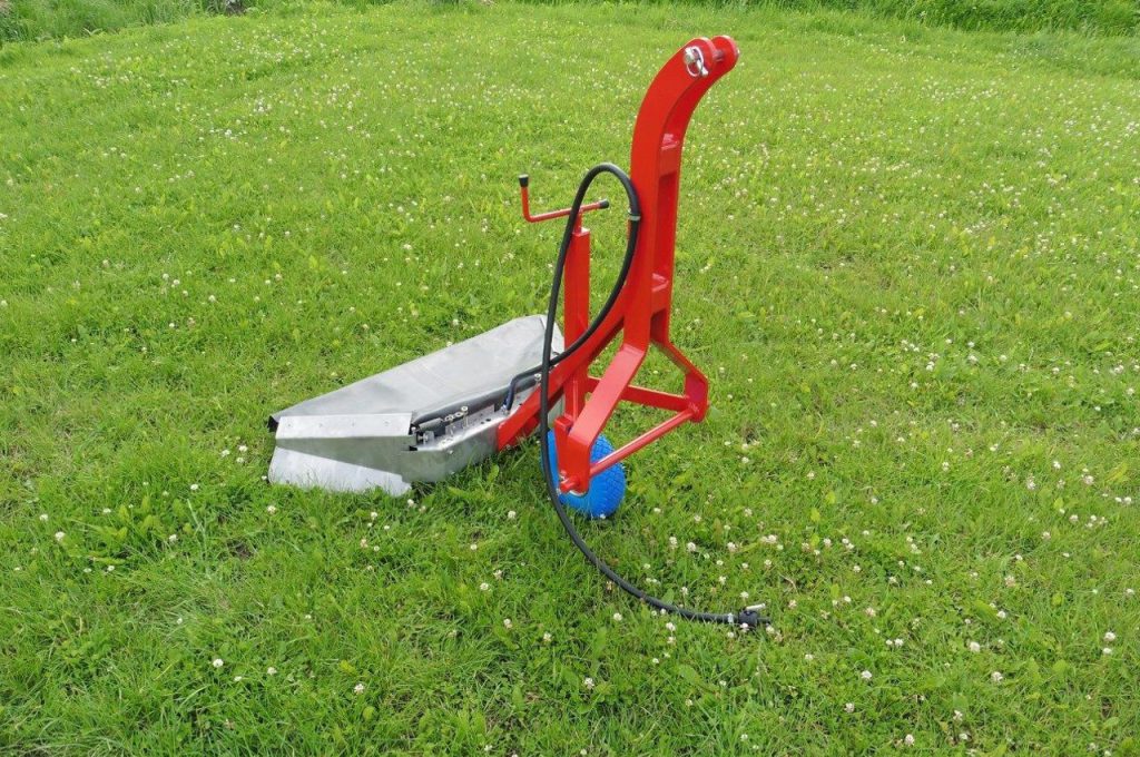 flexible cap for weed sprayer