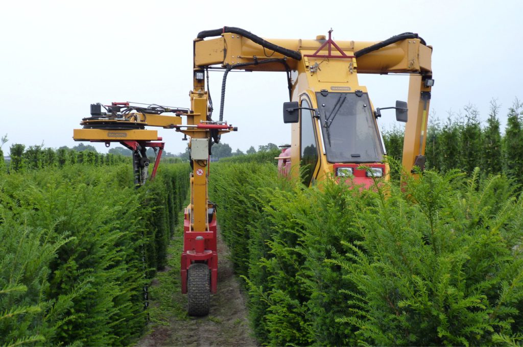 Cone pruner - Multitrike high clearance tractor for shrubs and conifers