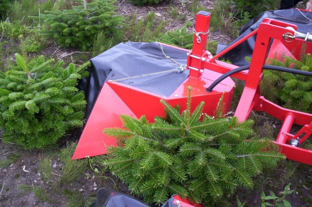 Weeds cap SK K130 - Multitrike high clearance tractor for christmas trees