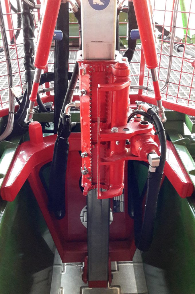 pole presser on the PL-40 F3 fruit tree plant machine