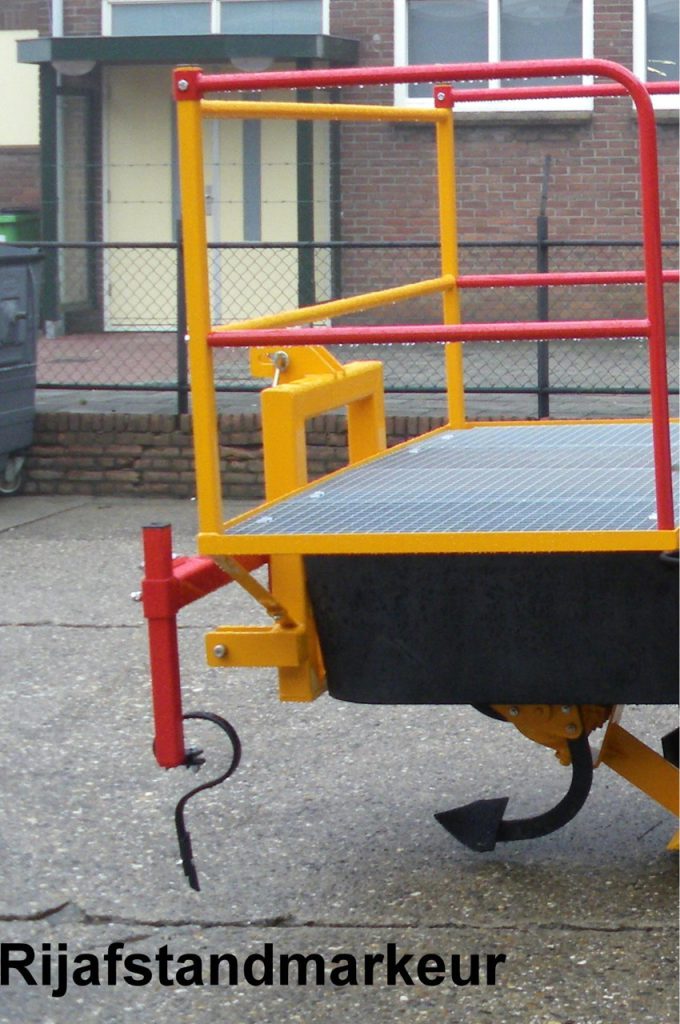 Marker for row distance for the PL-40 plant machine