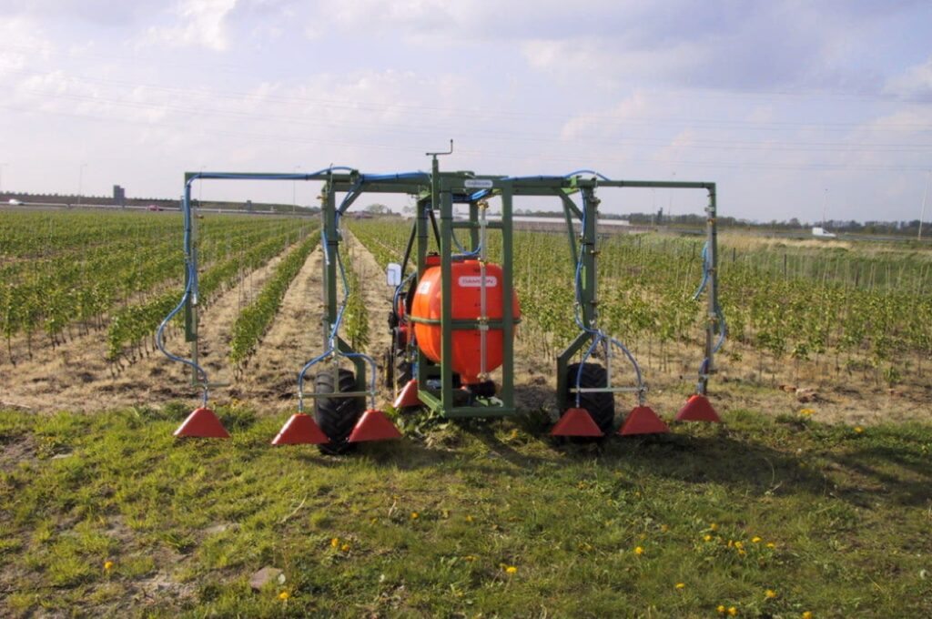 Row sprayer