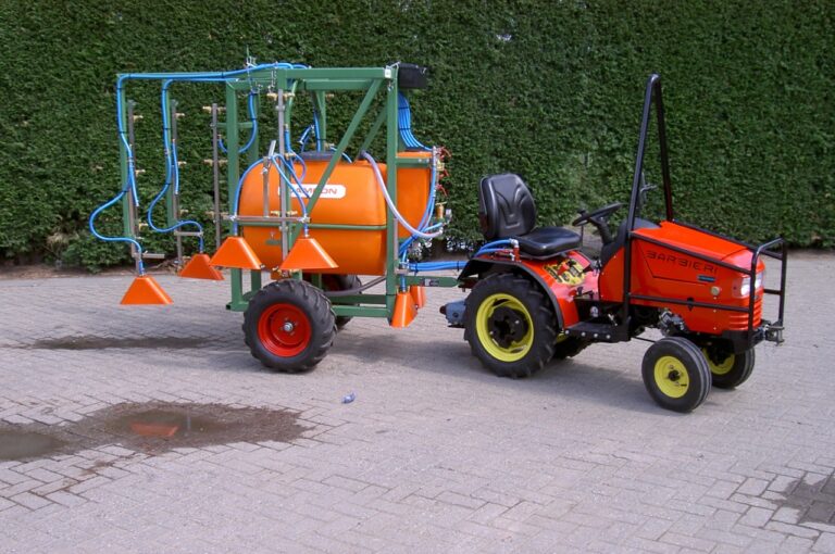 Weed Control Spray Rig Row sprayer - Damcon tree nursery equipment