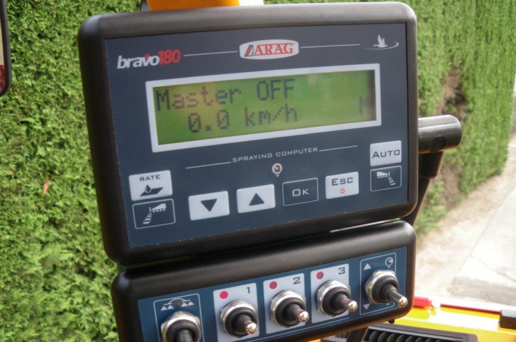 Spray computer - Multitrike high clearance tractor for christmas trees