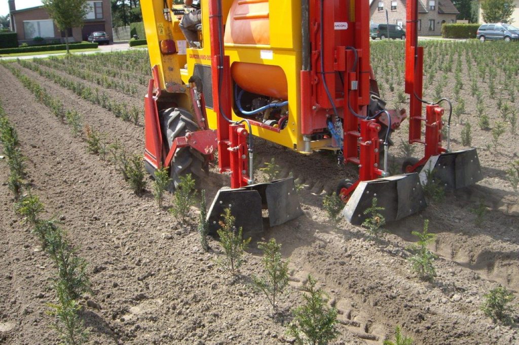 Spray hoods - Multitrike high clearance tractor for shrubs and conifers