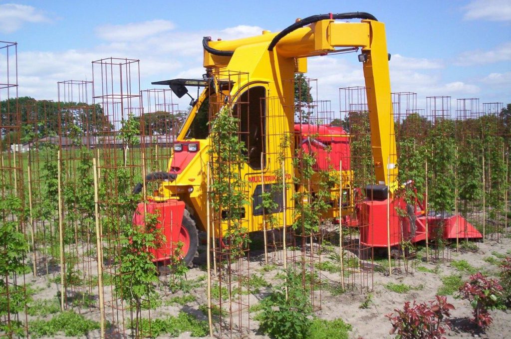 High version Multitrike high clearance tractor