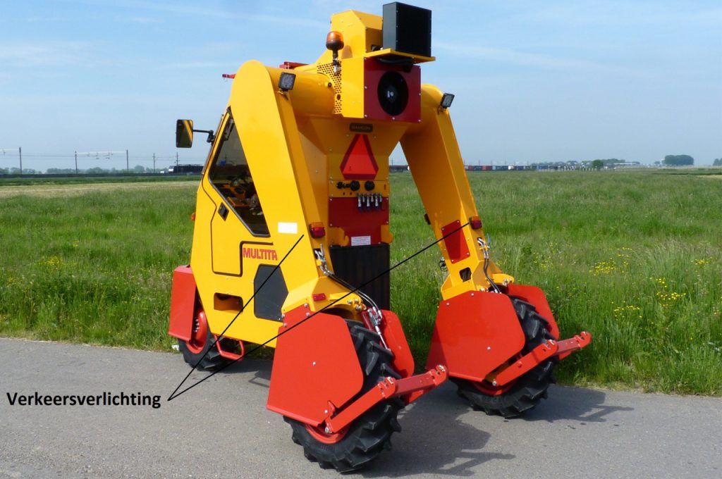 Navigation lights for Multitrike high clearance tractor