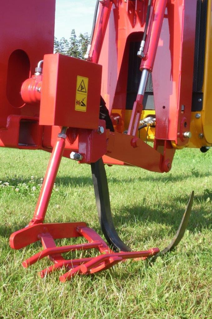 Side lifter - Multitrike high clearance tractor for shrubs and conifers