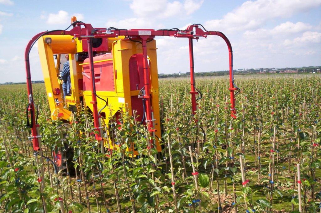 Crop protection - Multitrike high clearance tractor for fruit trees