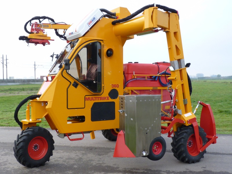 Multitrike HWD-360 high clearance tractor