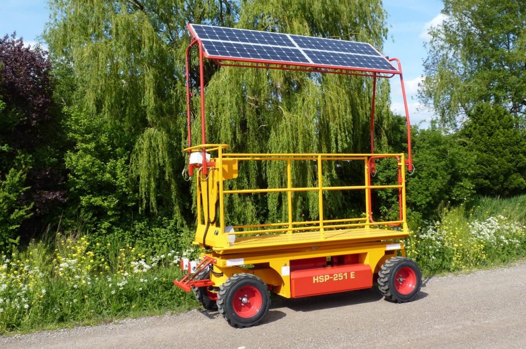 Solar panels on HSP-251 E