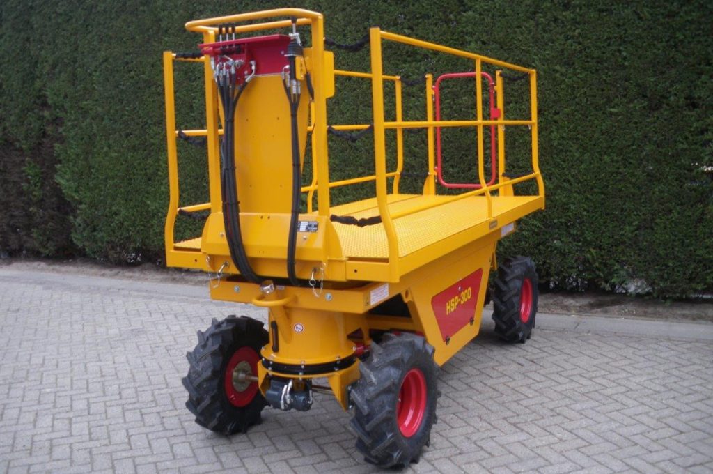 In width adjustable platform - Pruning platform option