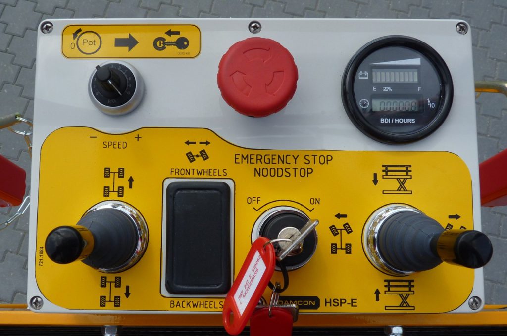 Operation of electric pruning platform