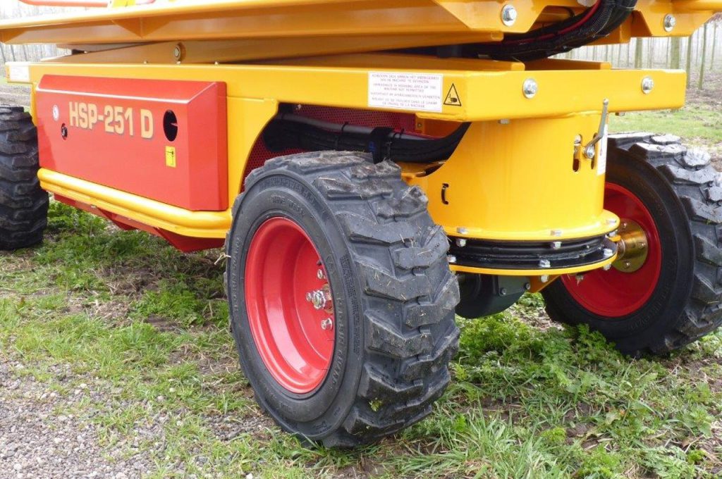 Skidpower thread on a diesel pruning platform